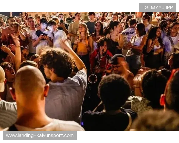 巴黎防线将重组,巴黎发生袭击事件