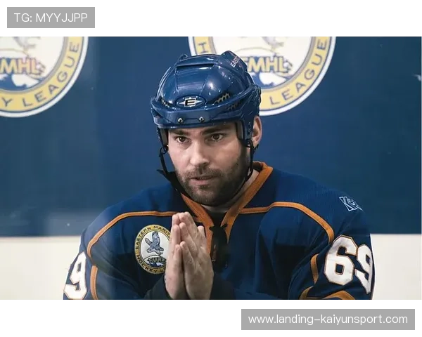 冰球巨星上演五分钟帽子戏法，全场沸腾