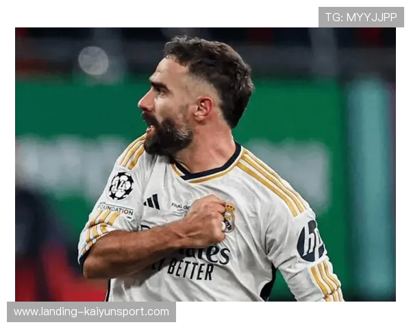 曼城罗德里中距离大力抽射：足球场上的致命武器